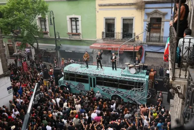 U2 วงร็อกระดับตำนานกลับมาในรอบ 9 ปี! ปล่อยซิงเกิลใหม่สุดเท่ “Street Of Dreams” รอเซอร์ไพรส์อัลบั้มใหม่ในปี 2026 นี้